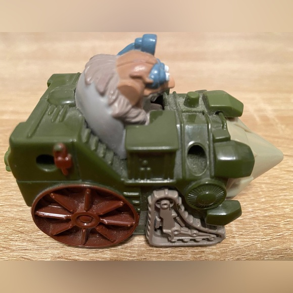 2001 Gaetan Moliere Digger 3.75" McDonald's Figure Car #8 Disney Happy Meal - Picture 4 of 6